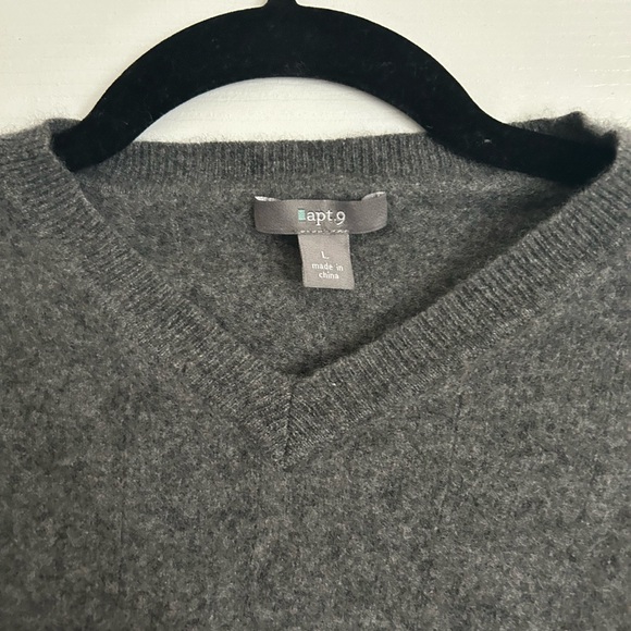 Apt. 9 women’s cashmere sweater - Picture 2 of 4